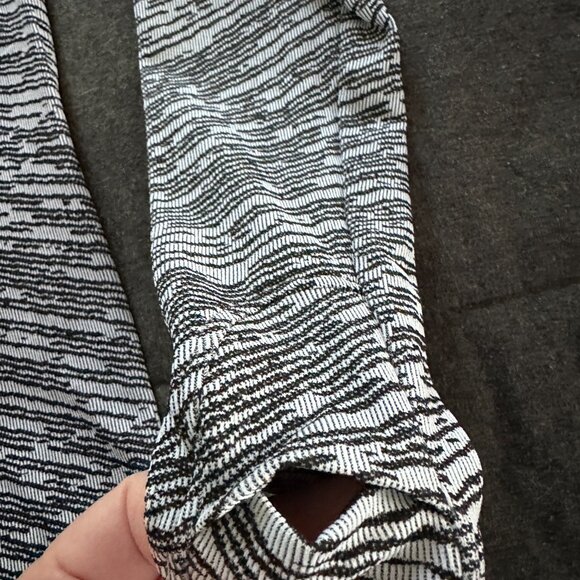 Athleta Flurry Blizzard Seamless Turtleneck-Wren Black- Size S - Picture 5 of 6